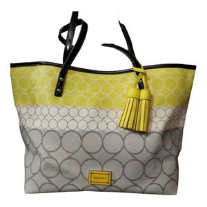 Tri-color kiwi green